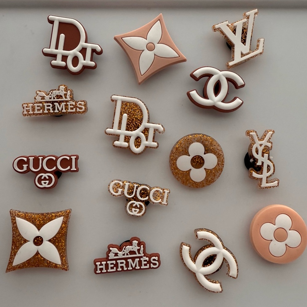 14 shoe charms